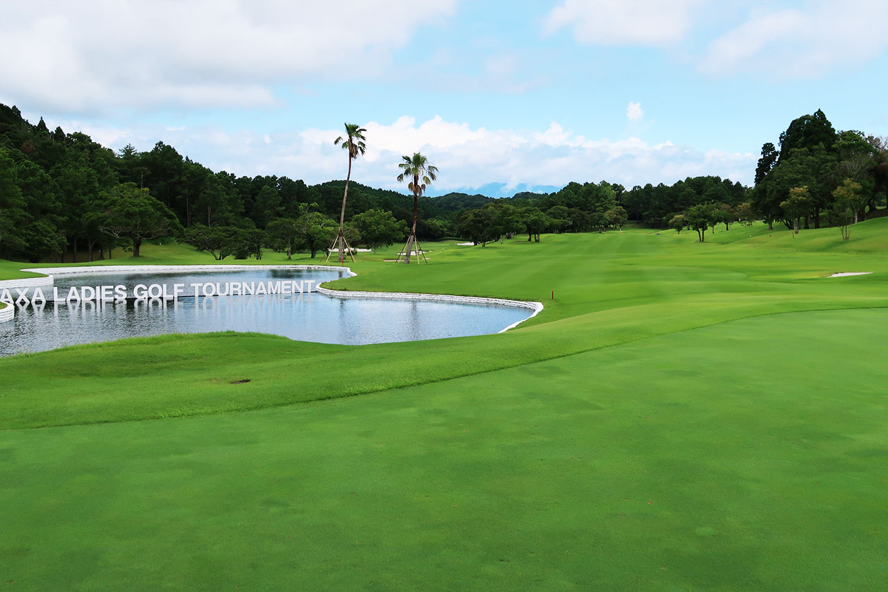 8月平日、土日祝期日指定 雨割保険付キャディ・セルフ・食事付